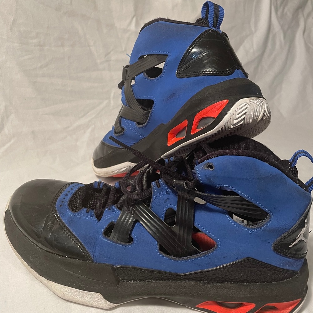 JORDAN MELO M9 Size 6.5Y 552655-407